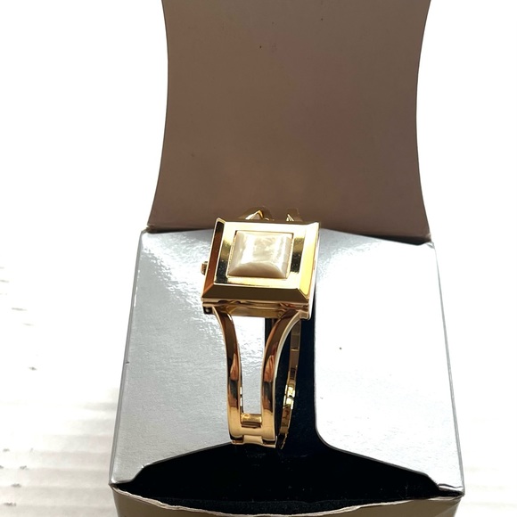 Avon Photo Locket Bangle Watch - New in Box main image 6